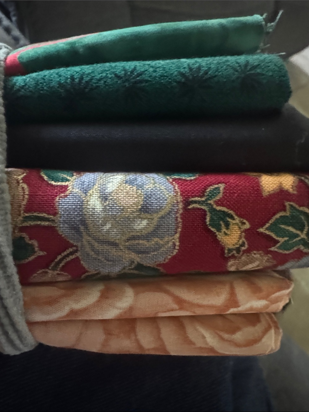 1 floral Panel & Coordinating Fat Quarters - Green, Black & Gold Prints